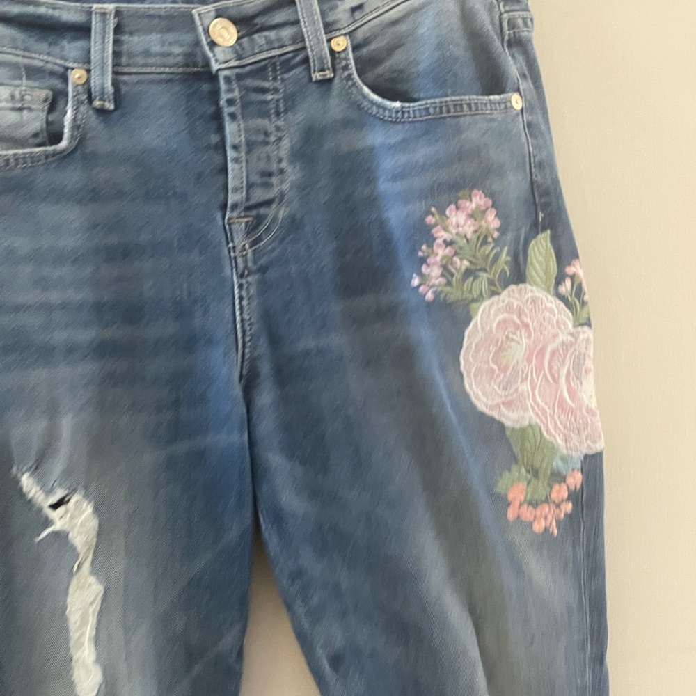 7 Mankind Distressed Floral Jeans Size 26 - Picture 5 of 12